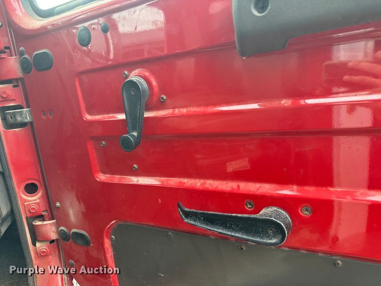 image for item NS9529 2000 International  4900 dump truck