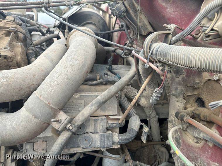 image for item NS9529 2000 International  4900 dump truck