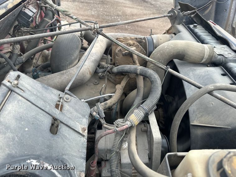 image for item NS9529 2000 International  4900 dump truck