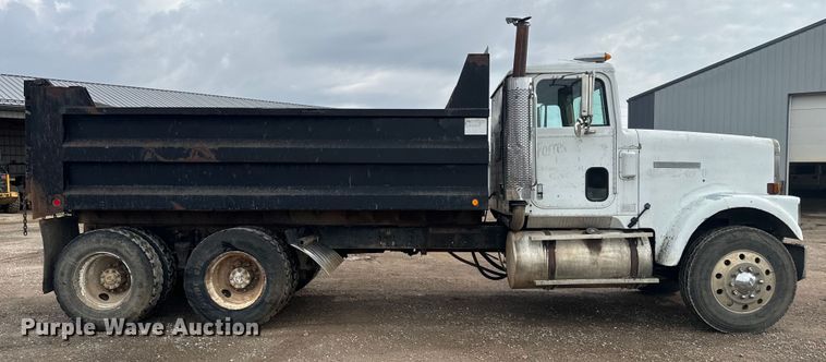 image for item NS9530 1986 International Harvester T-9370 dump truck