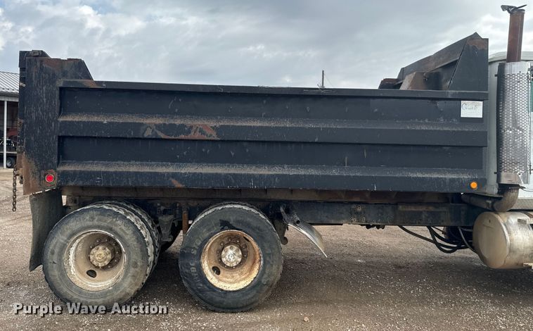 image for item NS9530 1986 International Harvester T-9370 dump truck