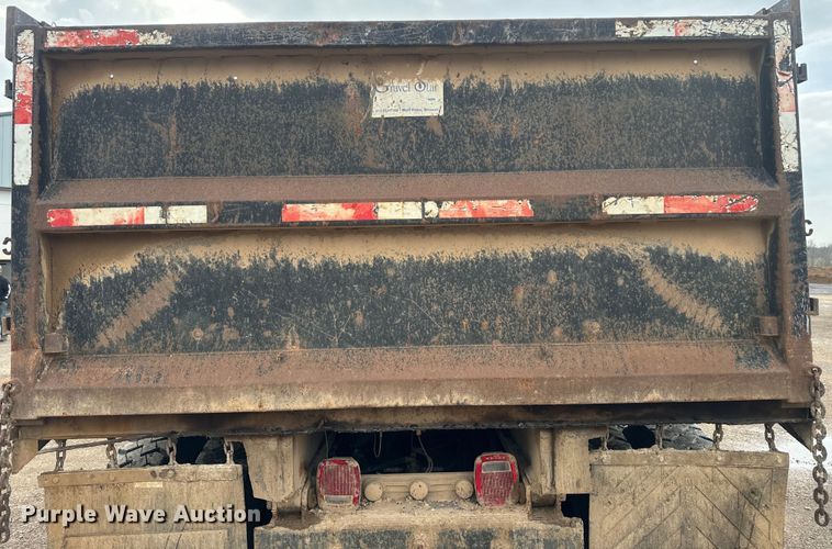 image for item NS9530 1986 International Harvester T-9370 dump truck