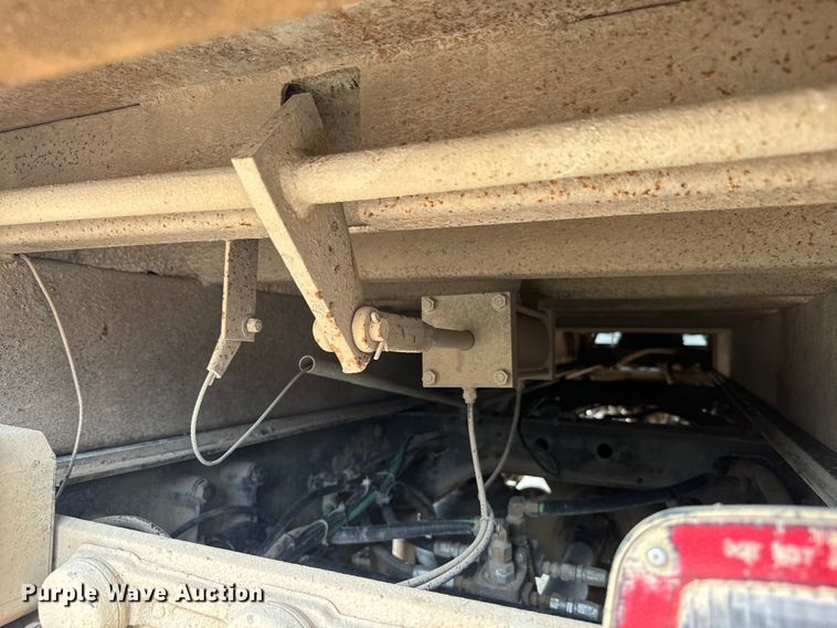 image for item NS9530 1986 International Harvester T-9370 dump truck