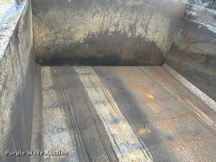 image for item NS9530 1986 International Harvester T-9370 dump truck