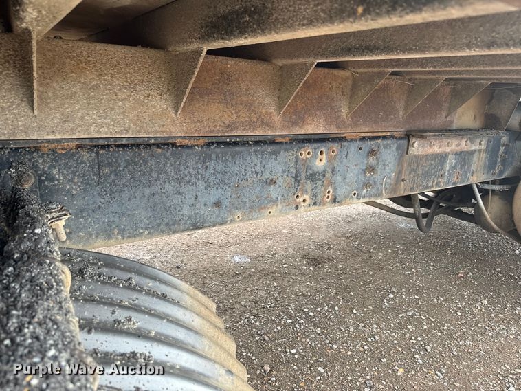 image for item NS9530 1986 International Harvester T-9370 dump truck