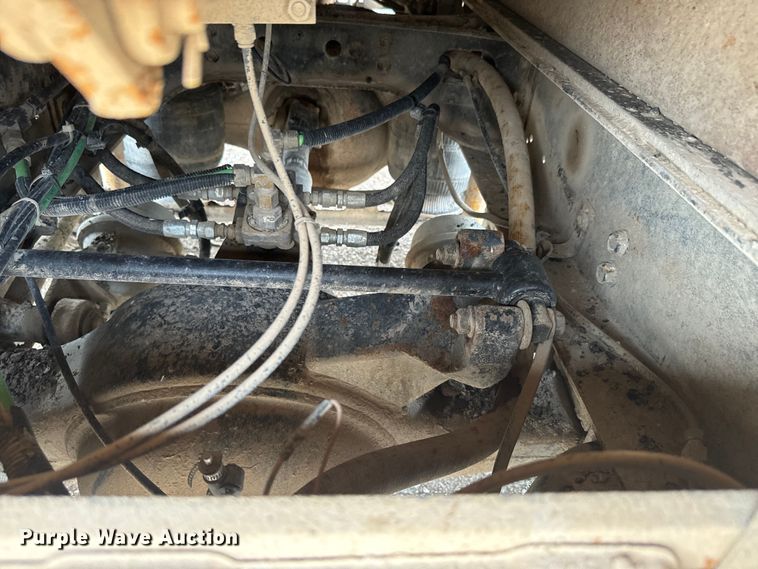 image for item NS9530 1986 International Harvester T-9370 dump truck