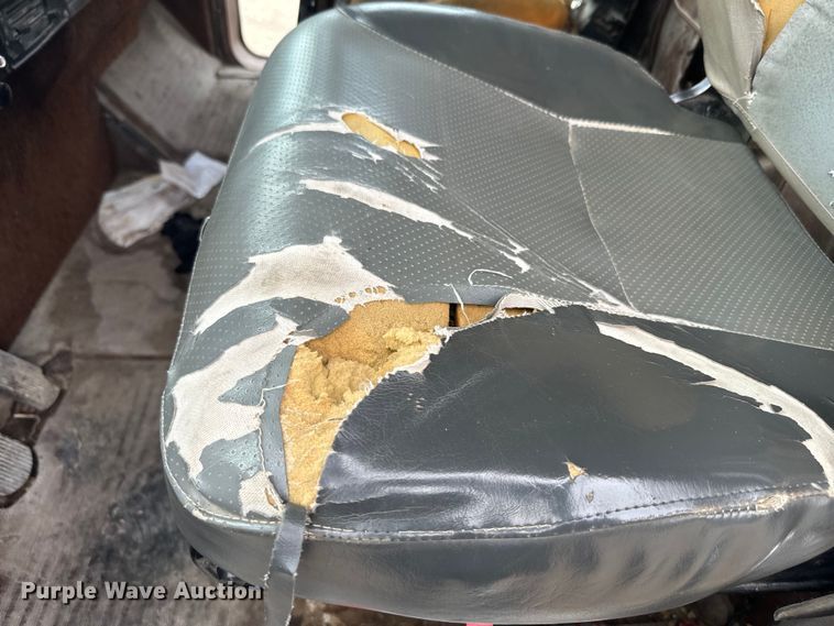 image for item NS9530 1986 International Harvester T-9370 dump truck