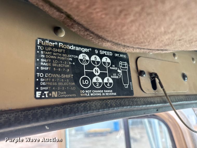 image for item NS9530 1986 International Harvester T-9370 dump truck