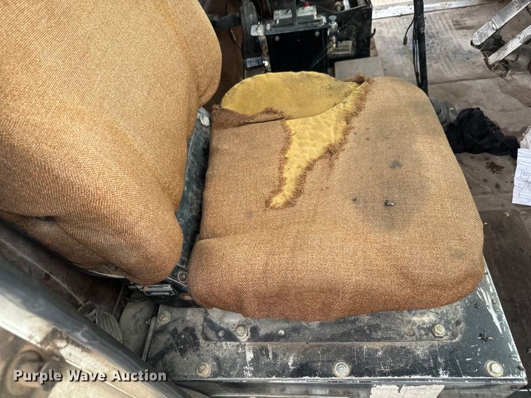 image for item NS9530 1986 International Harvester T-9370 dump truck