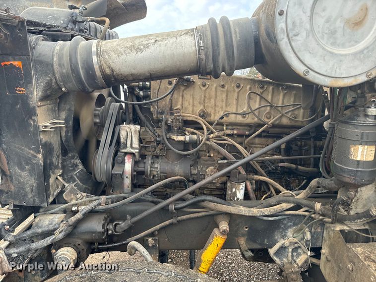 image for item NS9530 1986 International Harvester T-9370 dump truck