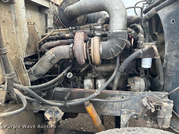 image for item NS9530 1986 International Harvester T-9370 dump truck