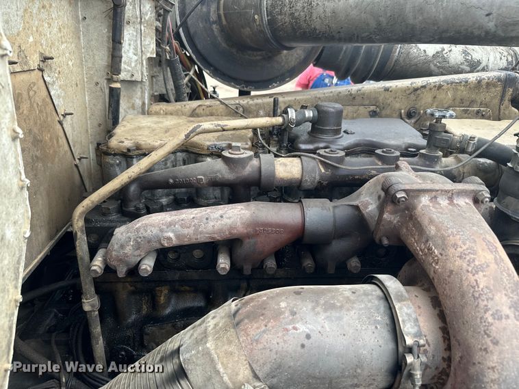 image for item NS9530 1986 International Harvester T-9370 dump truck