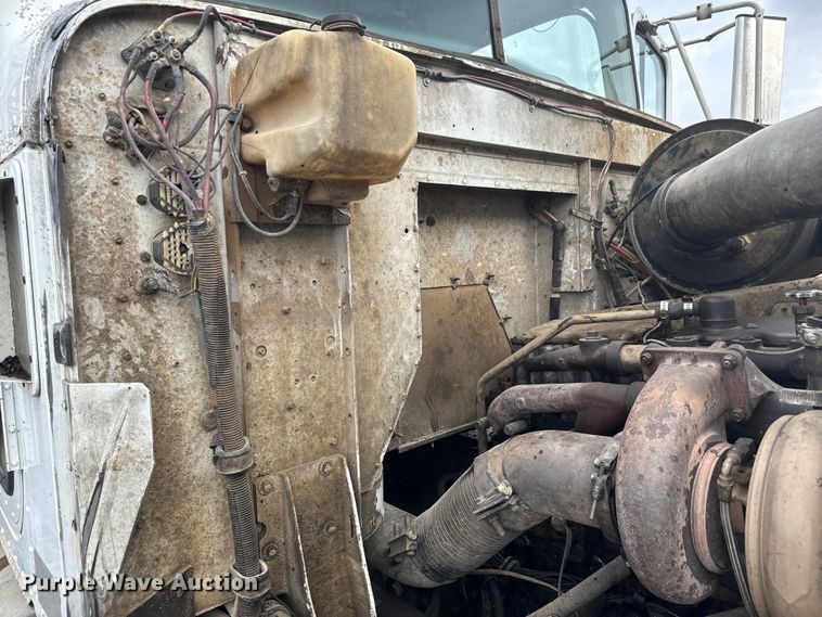 image for item NS9530 1986 International Harvester T-9370 dump truck