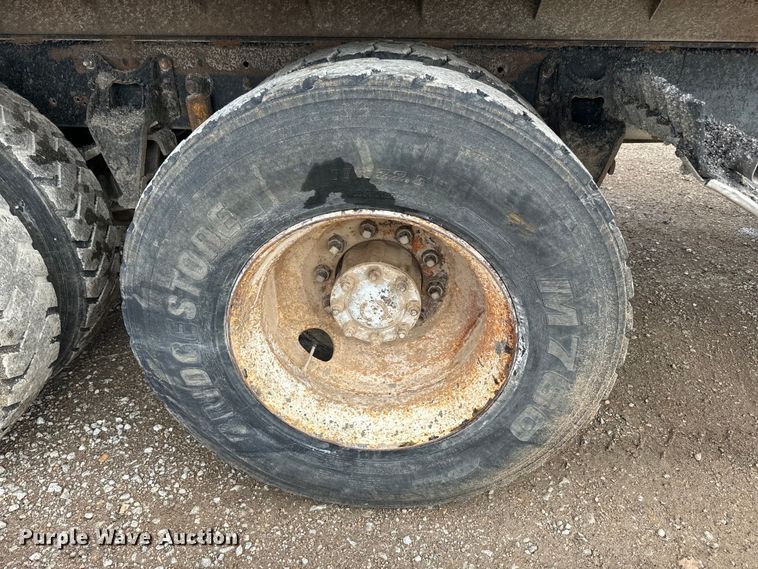 image for item NS9530 1986 International Harvester T-9370 dump truck