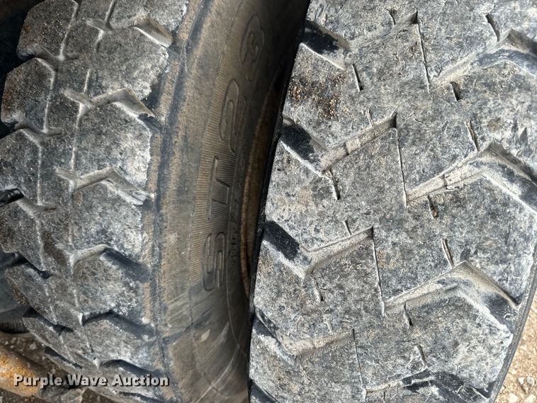 image for item NS9530 1986 International Harvester T-9370 dump truck