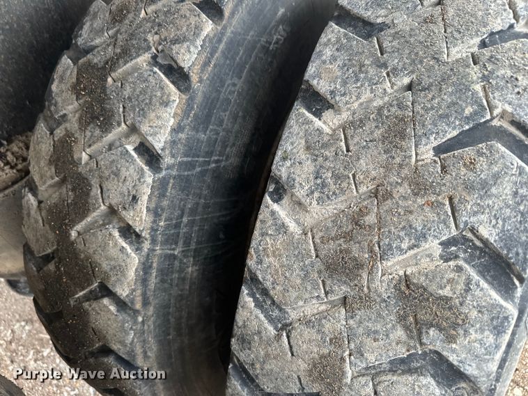 image for item NS9530 1986 International Harvester T-9370 dump truck