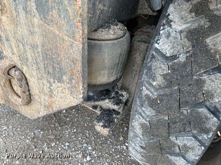 image for item NS9530 1986 International Harvester T-9370 dump truck