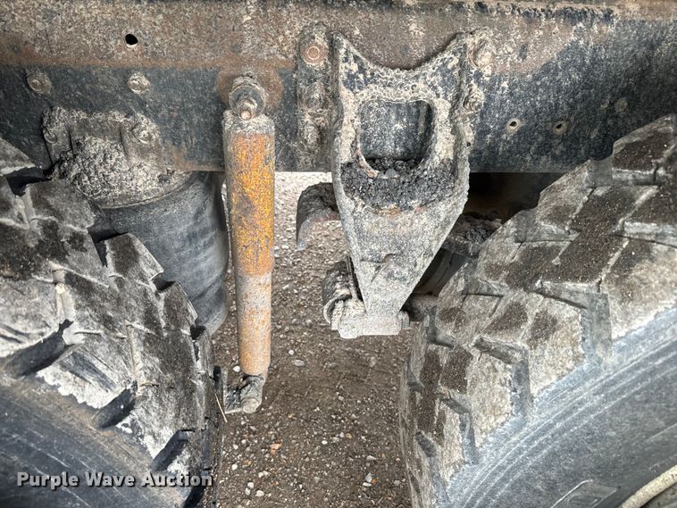 image for item NS9530 1986 International Harvester T-9370 dump truck