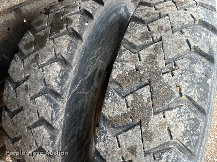 image for item NS9530 1986 International Harvester T-9370 dump truck