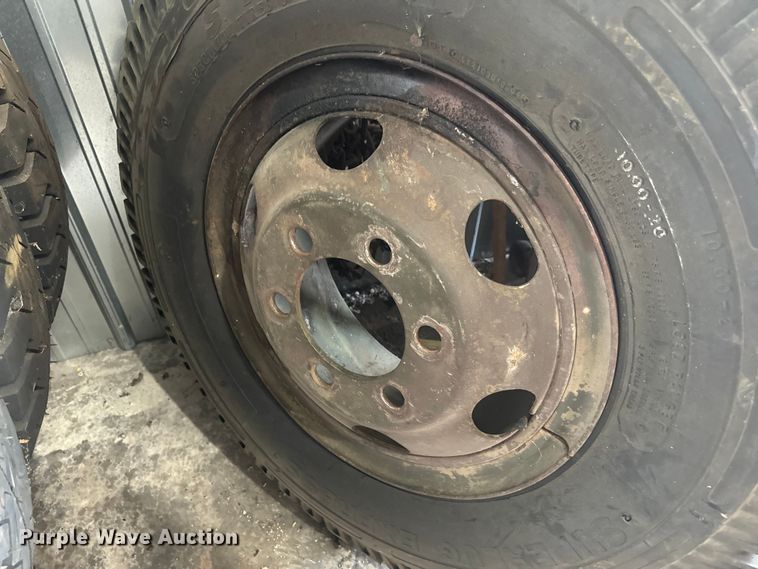 image for item NS9534 (5) 10.00-20 tires
