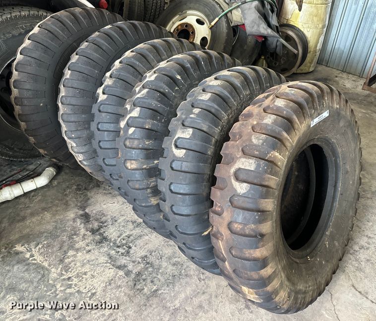 image for item NS9536 (6) 11.00-20 tires