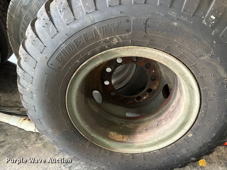 image for item NS9536 (6) 11.00-20 tires