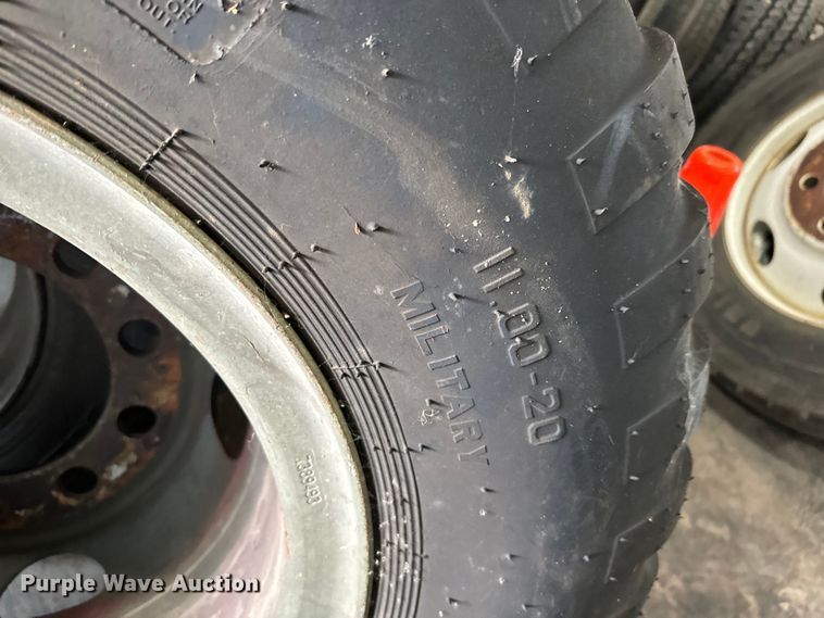 image for item NS9536 (6) 11.00-20 tires