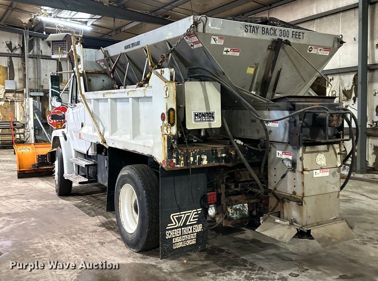 image for item NT9009 2002 Freightliner  FL70 dump truck