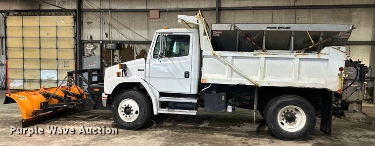 image for item NT9009 2002 Freightliner  FL70 dump truck