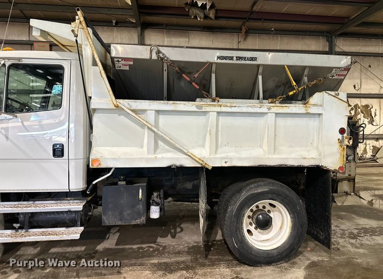 image for item NT9009 2002 Freightliner  FL70 dump truck