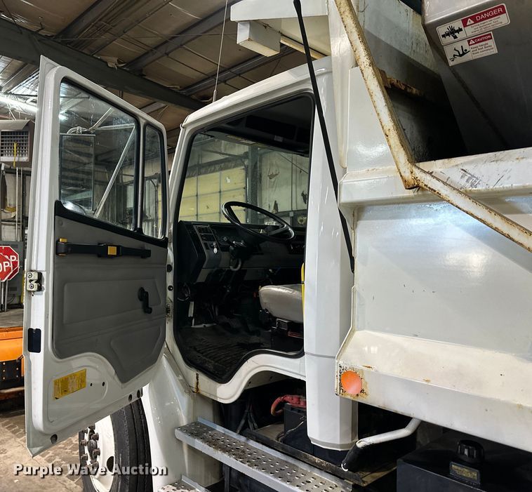 image for item NT9009 2002 Freightliner  FL70 dump truck