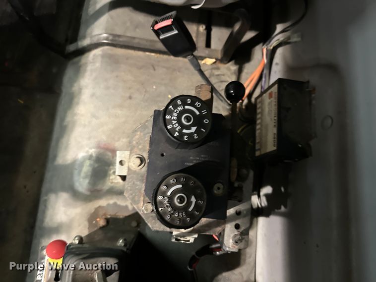 image for item NT9009 2002 Freightliner  FL70 dump truck