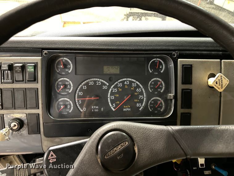 image for item NT9009 2002 Freightliner  FL70 dump truck