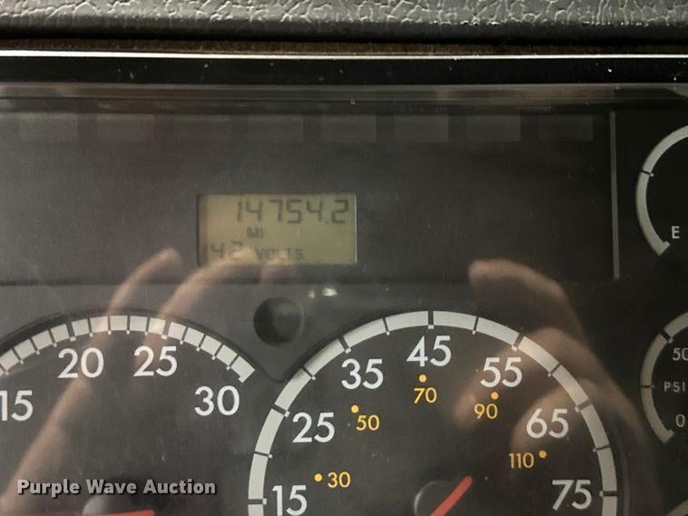 image for item NT9009 2002 Freightliner  FL70 dump truck