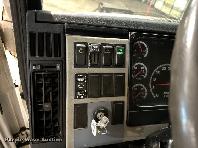 image for item NT9009 2002 Freightliner  FL70 dump truck