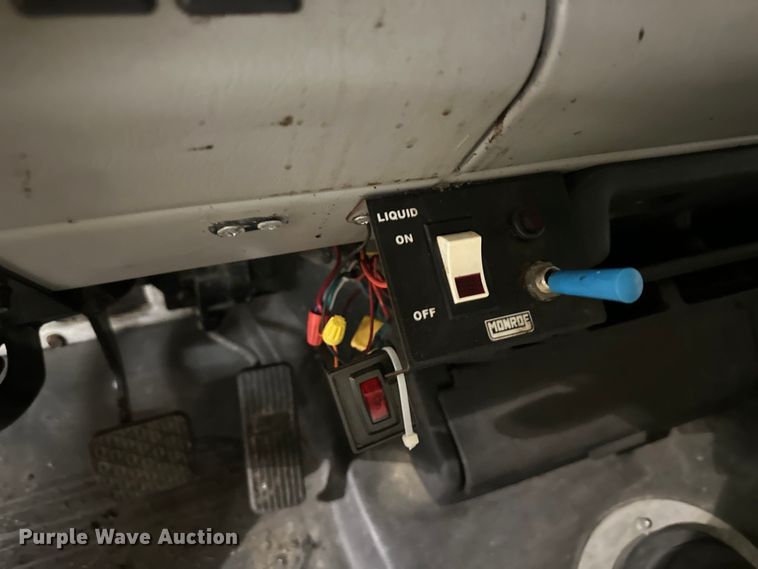 image for item NT9009 2002 Freightliner  FL70 dump truck