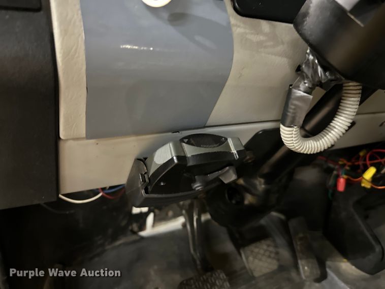 image for item NT9009 2002 Freightliner  FL70 dump truck