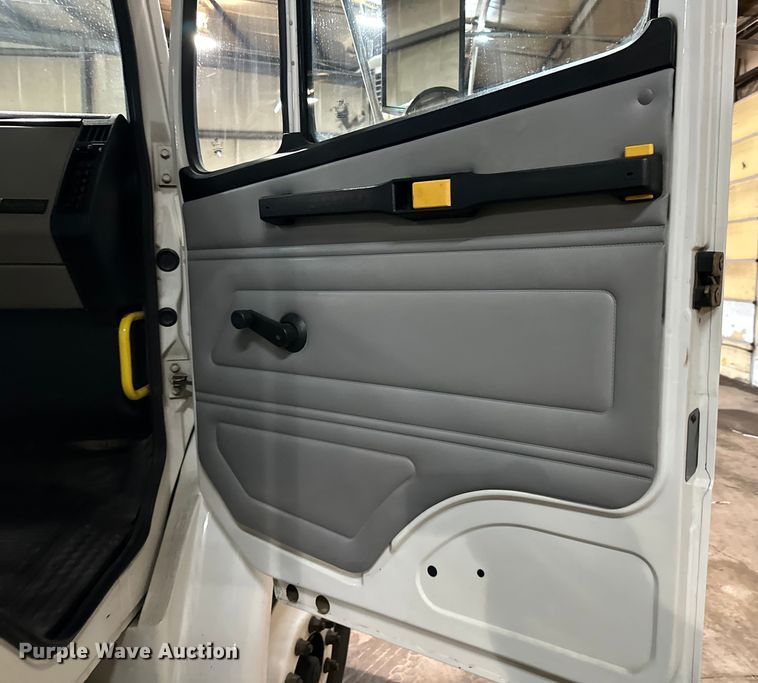 image for item NT9009 2002 Freightliner  FL70 dump truck