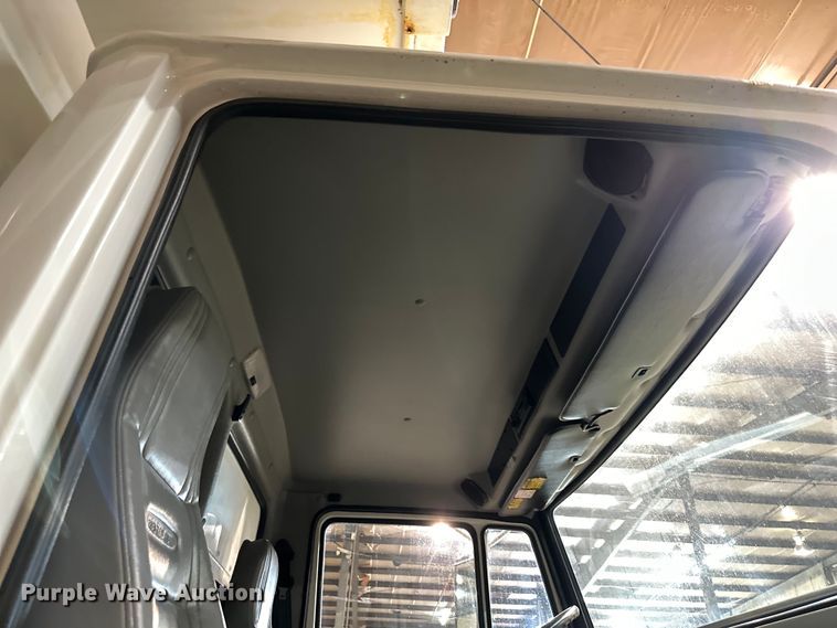 image for item NT9009 2002 Freightliner  FL70 dump truck