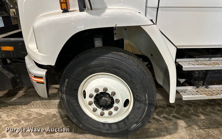 image for item NT9009 2002 Freightliner  FL70 dump truck