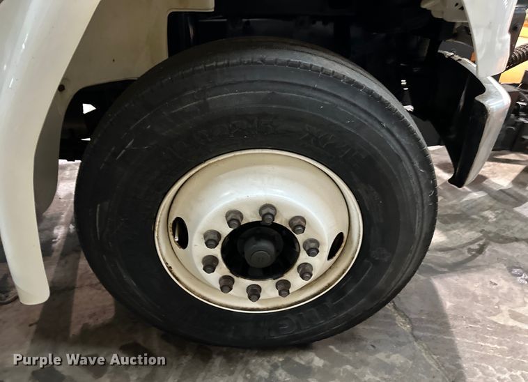 image for item NT9009 2002 Freightliner  FL70 dump truck