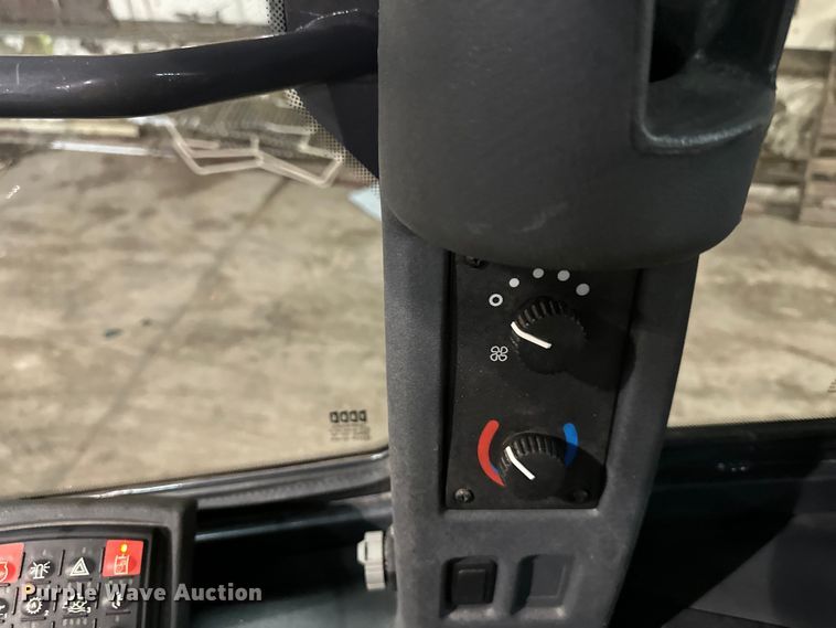 image for item NT9011 2013 John Deere 444K wheel loader