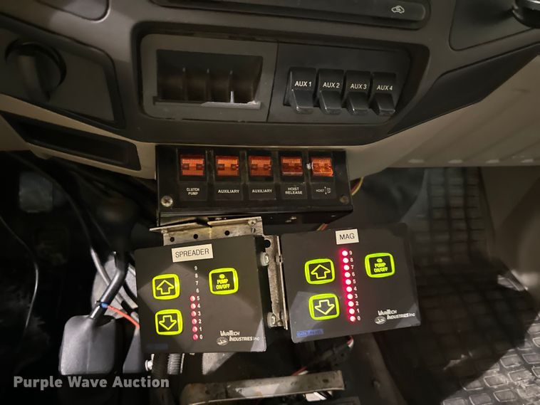 image for item NT9012 2010 Ford F550 Super Duty XL dump truck