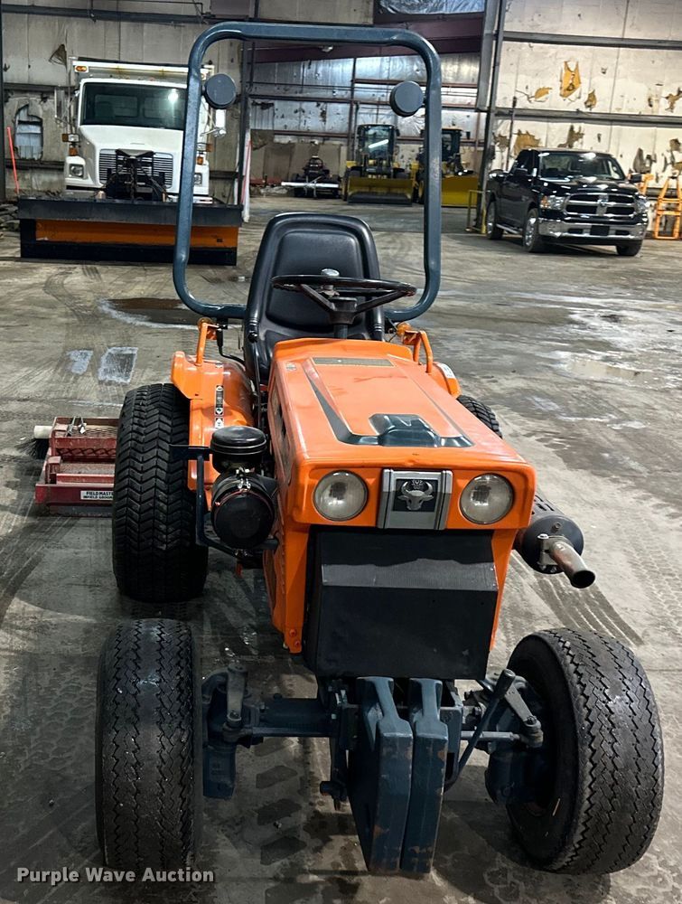 image for item NT9019 Kubota  B7100HST MFWD tractor