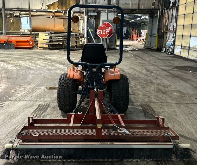 image for item NT9019 Kubota  B7100HST MFWD tractor