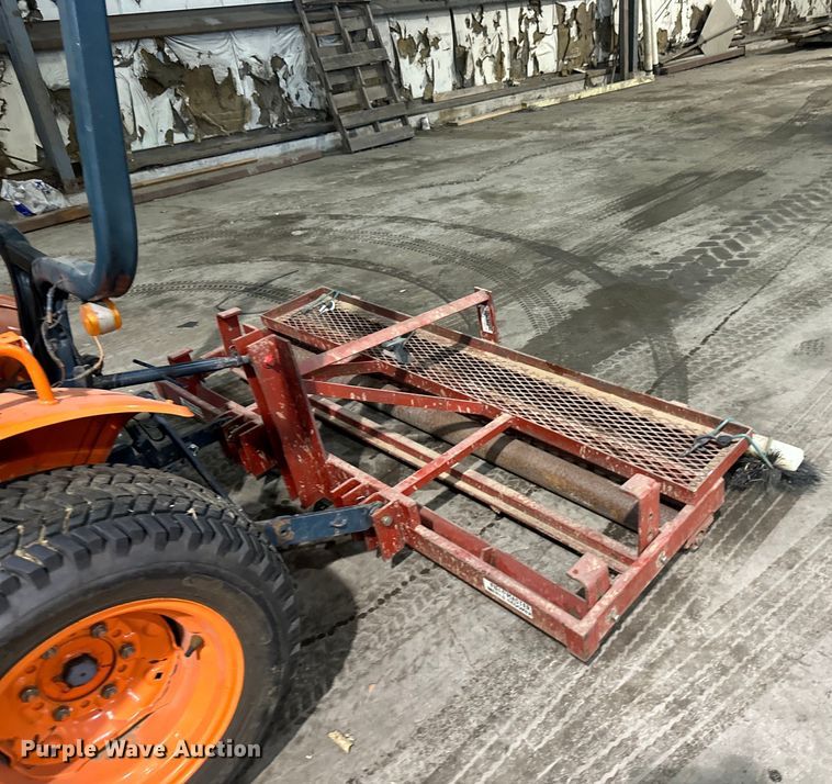 image for item NT9019 Kubota  B7100HST MFWD tractor