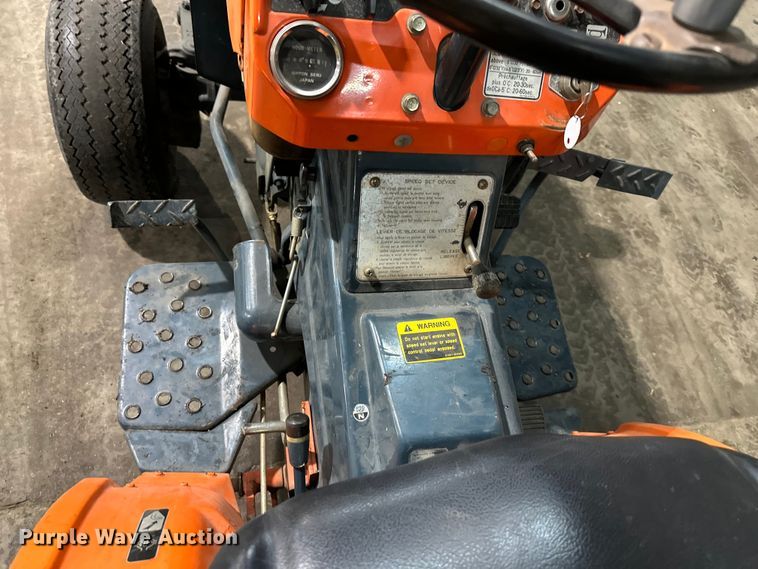 image for item NT9019 Kubota  B7100HST MFWD tractor