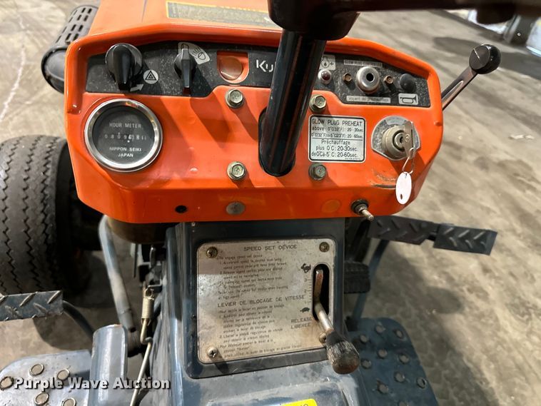 image for item NT9019 Kubota  B7100HST MFWD tractor