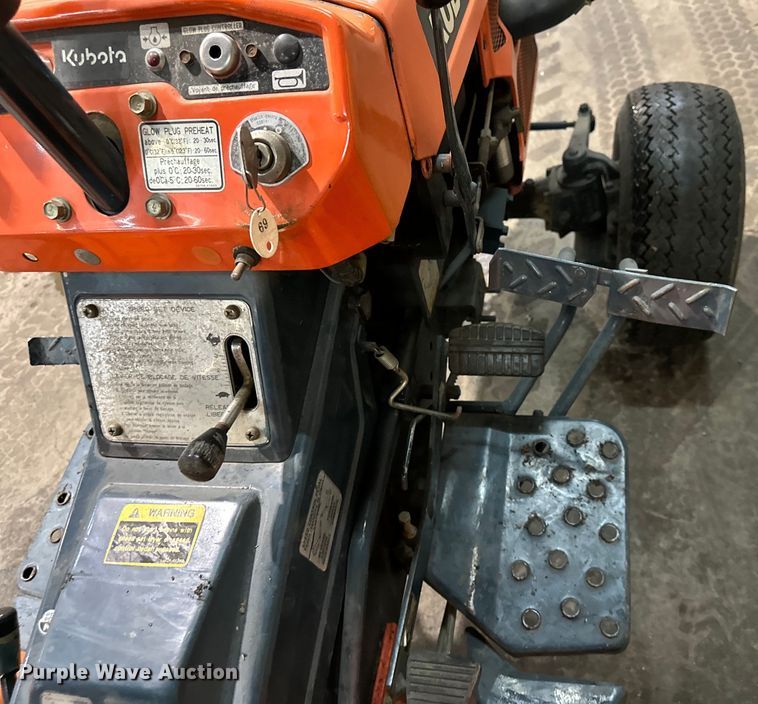 image for item NT9019 Kubota  B7100HST MFWD tractor