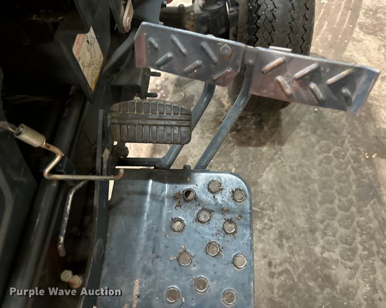 image for item NT9019 Kubota  B7100HST MFWD tractor